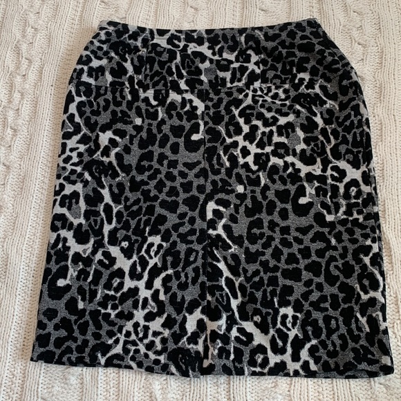 Studio Point Cheetah Print Skirt size 10 perfect pre-owned condition! - Picture 3 of 3